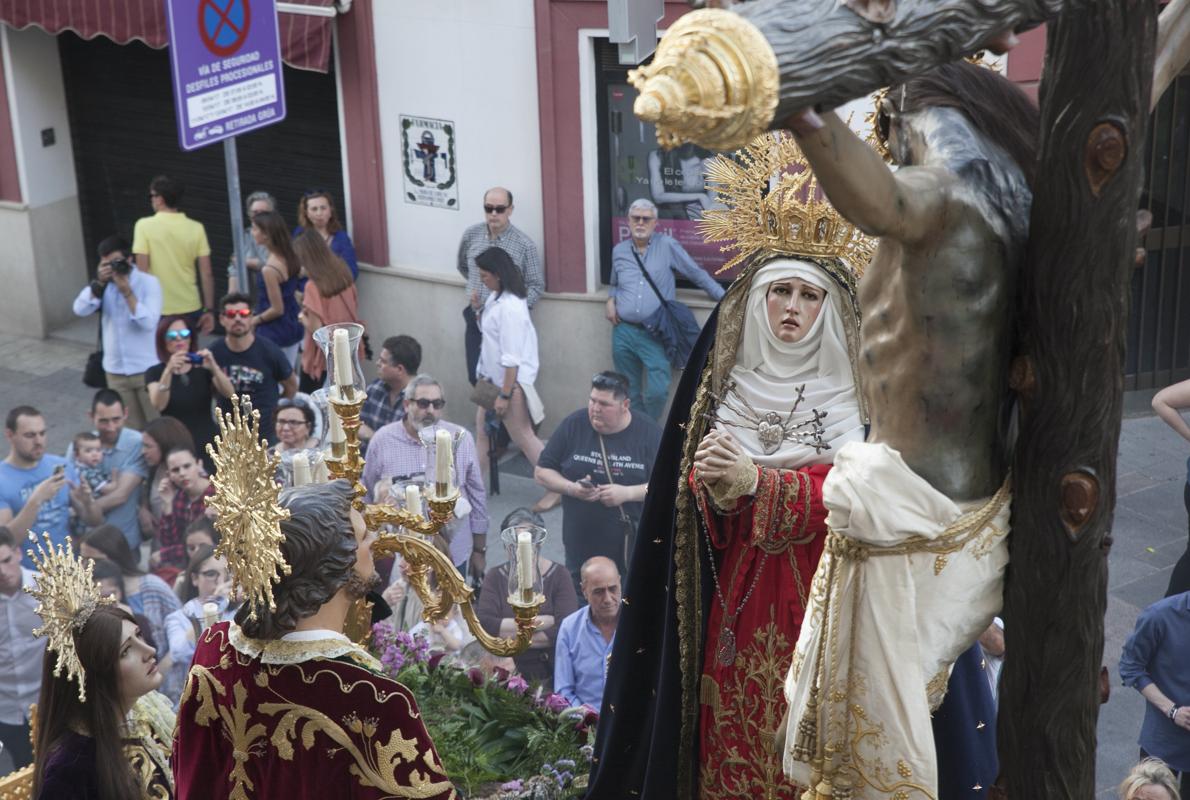 El Cristo de Gracia, durante su estación de penitencia