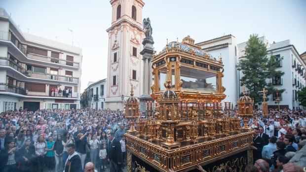 El Viernes Santo de Córdoba aboga por reducir los 90 minutos de paso por carrera oficial