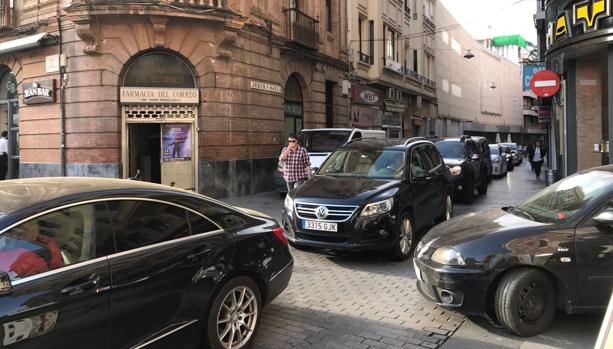 Un atasco para recibir el nuevo plan de tráfico del centro de Córdoba