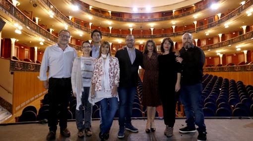 Autores y protagonistas de la obra, en el Gran Teatro