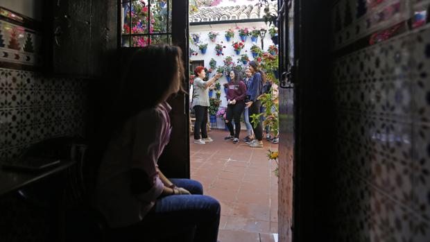 Entrada al patio de la calle Tinte