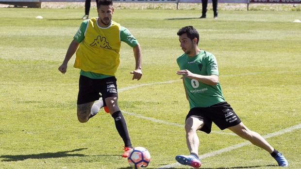 Carlos Caballero, el único futbolista superviviente de la era González en el Córdoba CF