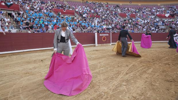 La Becerrada a la mujer cordobesa se queda fuera del cartel de la Feria de Córdoba