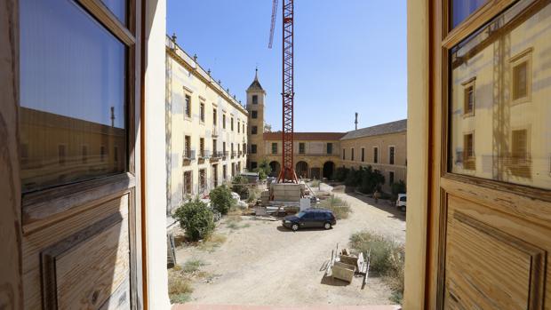 Patio de carruajes del Palacio Episcopal