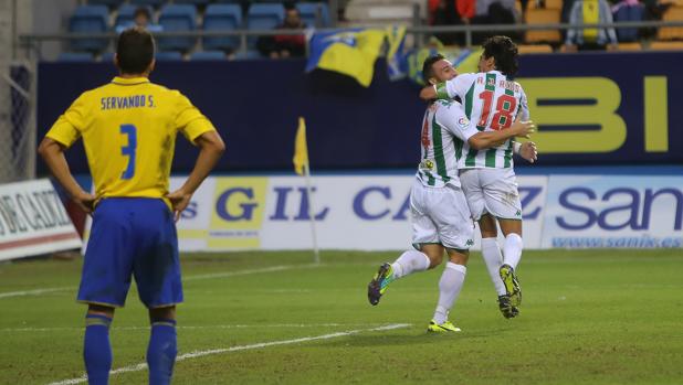 Piovaccari celebra el gol del triunfo del Córdoba CF ante el Cádiz en la Copa del Rey