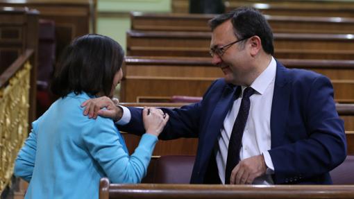 Miguel Ángel Heredia, con Margarita Robles