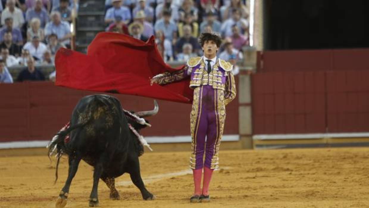 Andrés Roca Rey en el último de la tarde, al que cortó un apéndice