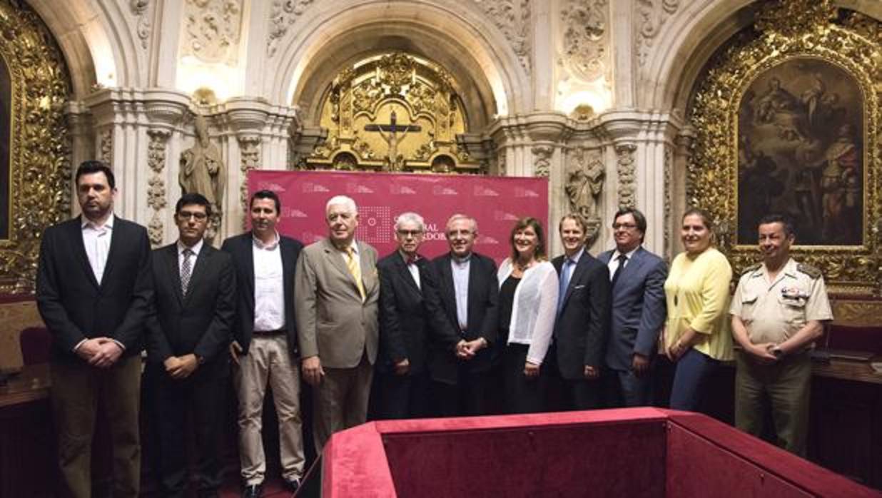 Representates de las ocho universidades junto al presidente de El Cabildo, Manuel Pérez Moya