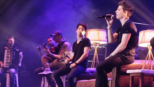 Los Gemeliers durante un concierto de su actual gira «#GraciasTour»