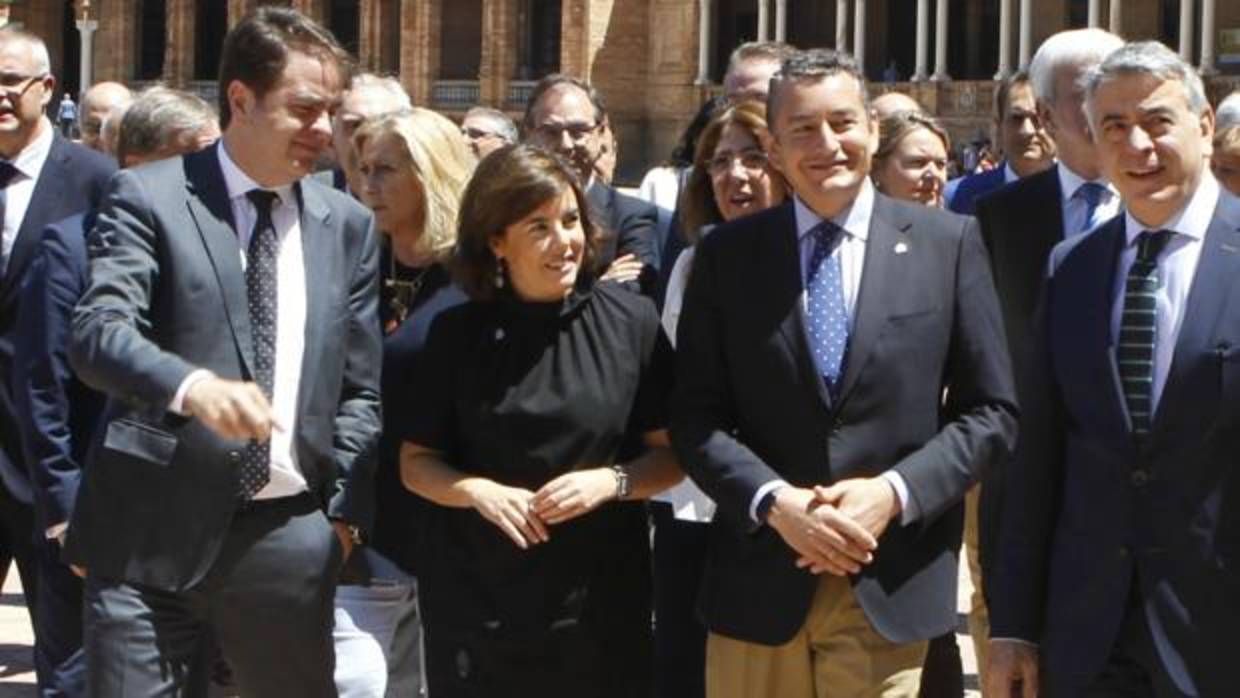 La vicepresidenta del Gobierno, esta mañana en Sevilla con los delegados del Gobierno