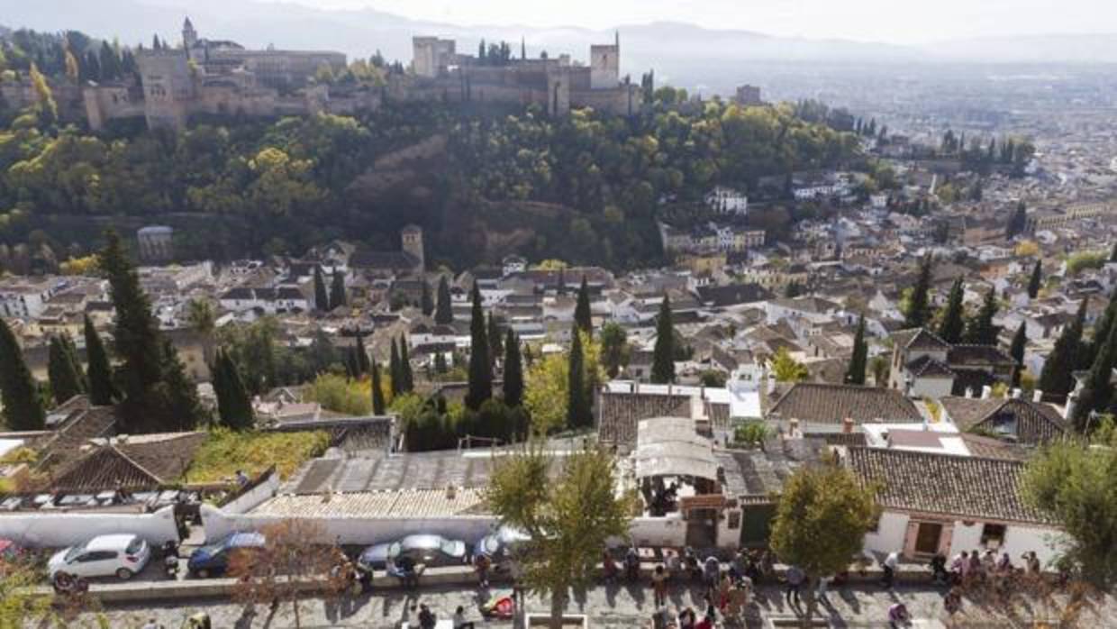 «Foh, anda que no es bonica la Alhambra, ¿aes?»