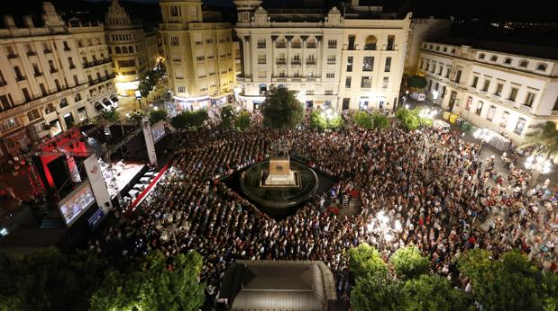 Espectáculo en las Tendillas la pasada edición de la Noche Blanca del Flamenco de Córdoba