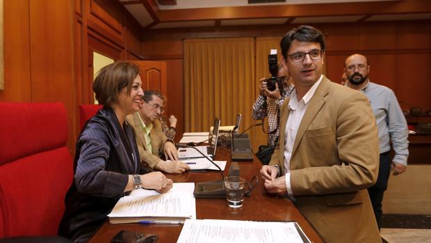 El PP acusa a García de ocultar una factura del Córdoba por la que renunciaba al patrocinio de India