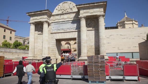 Las cofradías de Córdoba dicen que la ubicación de la carrera oficial es competencia suya