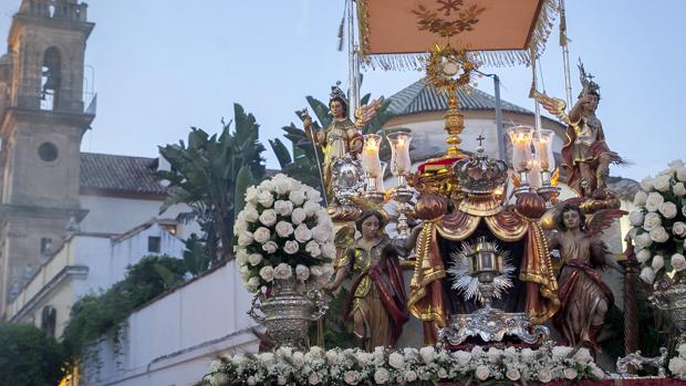 Fiel a la tradición del Jueves de Corpus