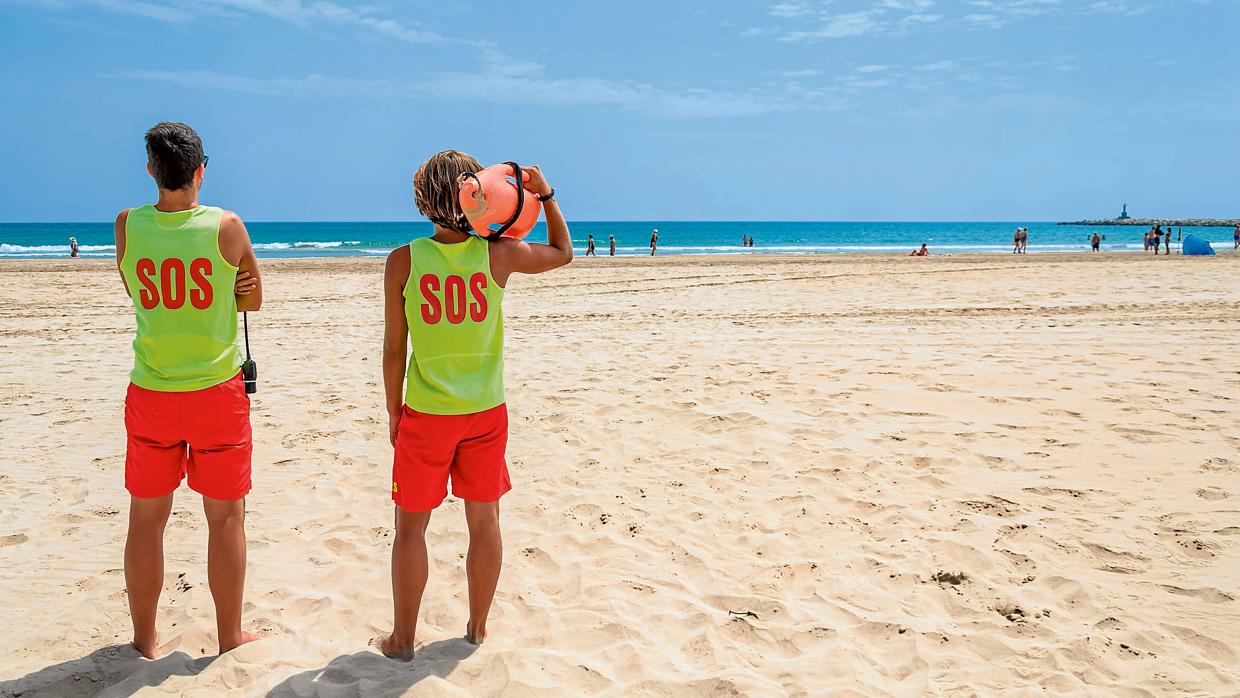 A falta de legislación estatal, los ayuntamientos puedan establecer regulaciones en sus playas