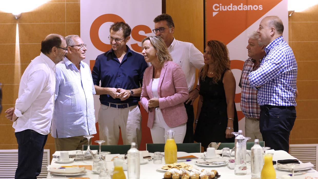 Representantes de Cs en el acto celebrado para hacer balance del ecuador de mandato