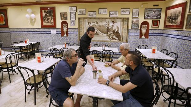 Taberna El Abuelo: Un rincón que sabe a historia