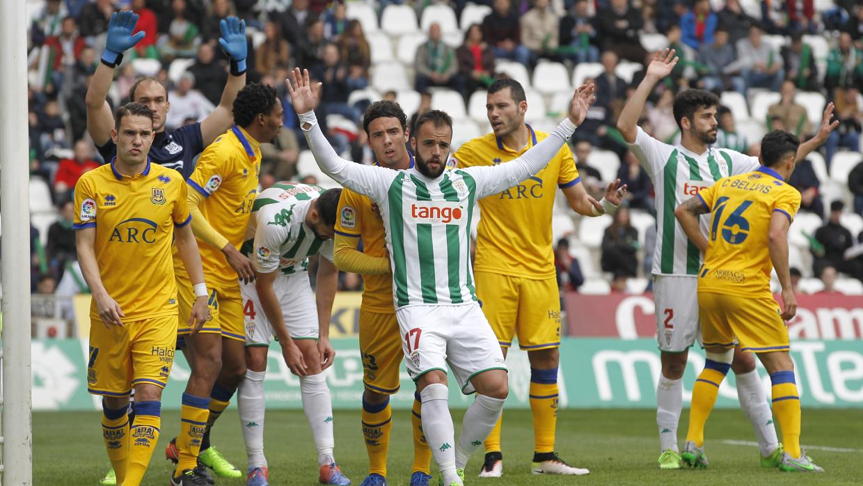 David Rodríguez, a la izquierda, en El Arcángel