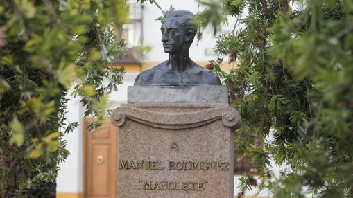 Busto de Manolete en la Plaza de la Lagunilla