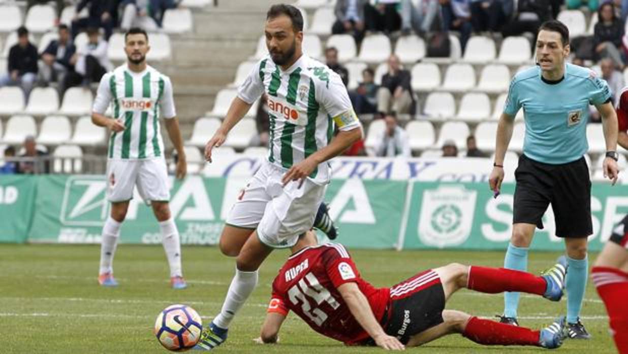 Deivid en un lance del partido ante el Mirandés en El Arcángel