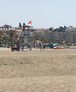 Bandera roja en la Cala