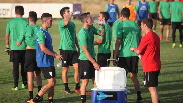 Jonathan Bijimine vuelve a ausentarse del entrenamiento del Córdoba CF