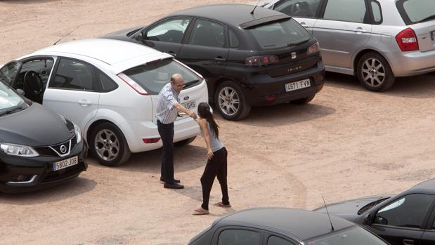 El Ayuntamiento de Córdoba regulará la vigilancia de solares para evitar malas prácticas de los «gorrillas»