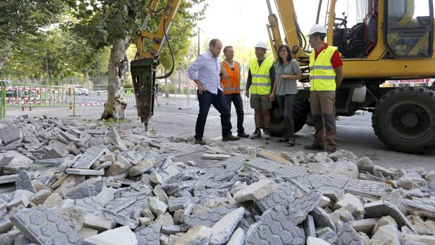 El PP critica que el plan «Mi barrio es Córdoba» salga a licitación en vacaciones