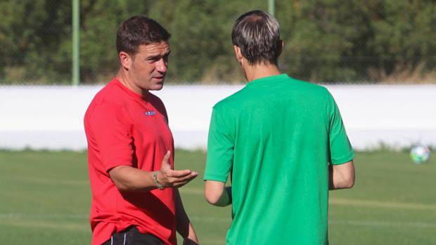 El vestuario del Córdoba CF, con los pies en el suelo