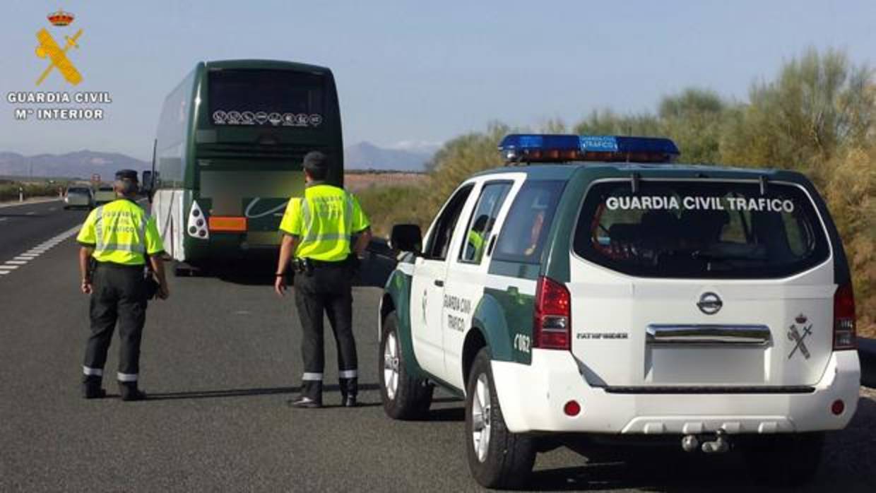 Autbús inmovilizado esta mañana en Hinojosa del Duque