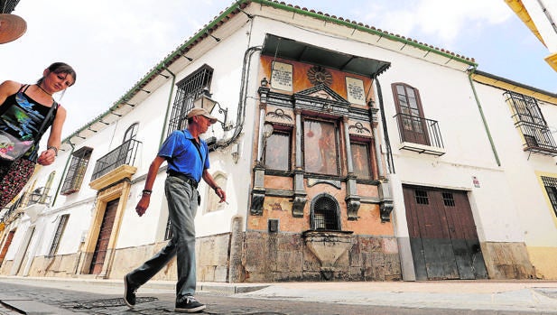 El PP denuncia el «deterioro» del altar de la calle Lineros