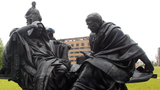 Estatua «La educación de Nerón»,