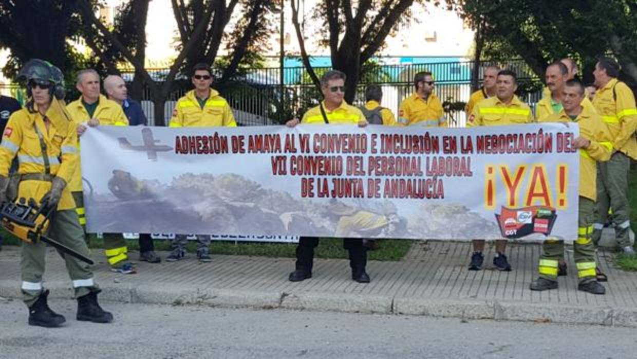 Manifestación de los bomberos forestales