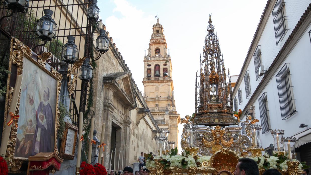 La Curstodia de Arfe, durante su procesión