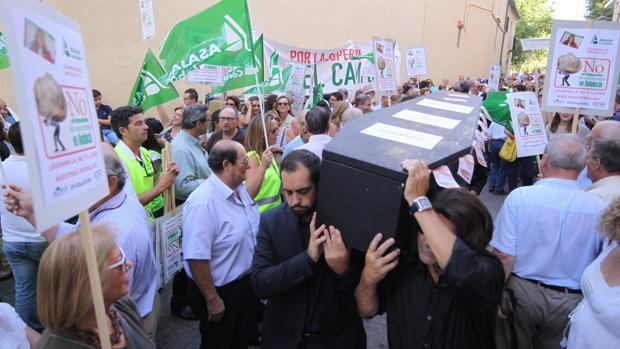 Stop Impuesto Sucesiones no entierra el hacha de guerra y se manifestará el 7 de octubre en Sevilla