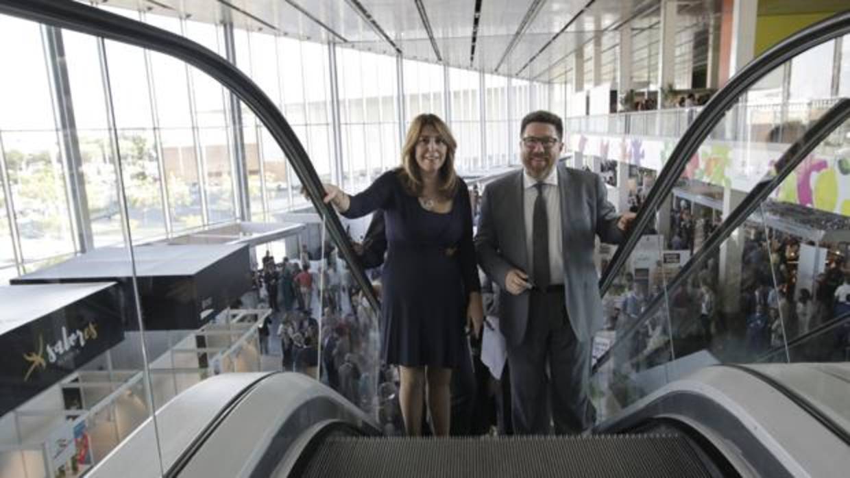 Susana Díaz con el consejero de Agricultura, Rodrigo Sánchez Haro, este lunes en Fibes