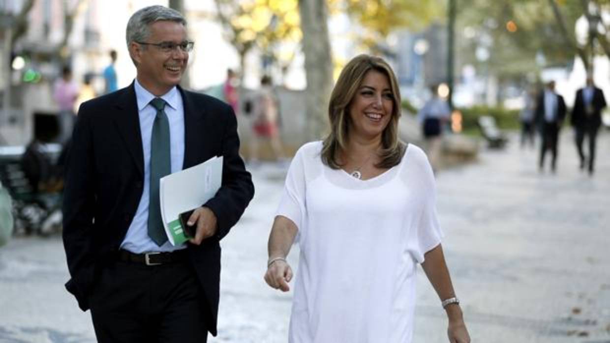 Susana Díaz acompañada por Juan Carlos Blanco en Lisboa