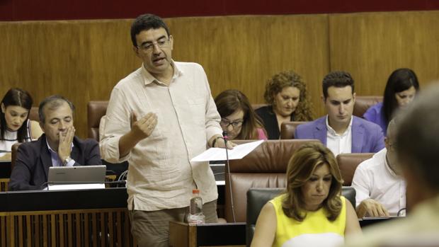 Mario Jiménez no ha adelantado nada sobre la posición de su partido con la proposición que se debate este jueves