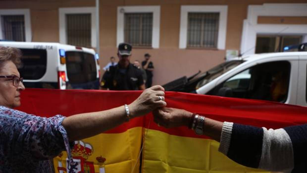 Despedida de efectivos de Policía Nacional en Cádiz