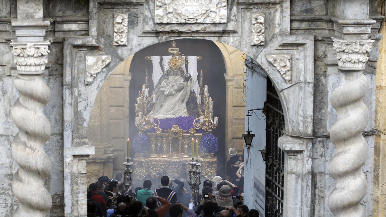 Última salida de Las Angustias desde San Pablo