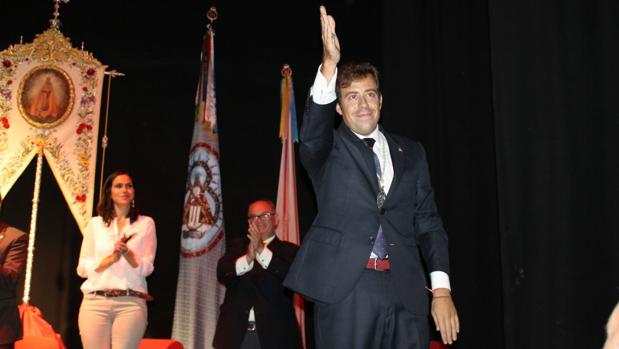 Miguel León elogia el «esfuerzo» para la coronación de la Virgen de la Cabeza de El Carpio