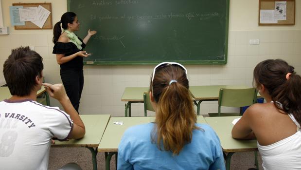 Califican de «estafa» la oferta de máster de profesorado de Lengua a periodistas que luego no pueden ejercer