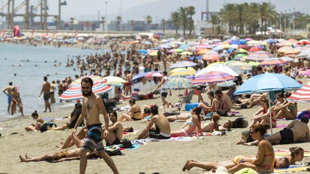 Andalucía supera por primera vez los 25 millones de pernoctaciones en verano