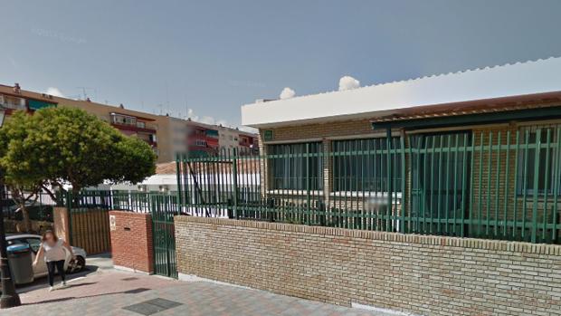 El CEIP Andalucía, de Fuengirola, visto desde el exterior