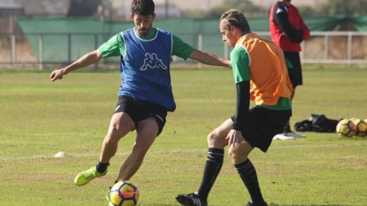 El central del Córdoba CF José Antonio Caro