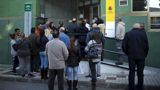 El paro subió en Andalucía en 13.000 personas durante el mes de octubre, cayendo sólo en Almería y Córdoba