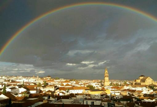 El arcoiris que ha cruzado el cielo de Córdoba
