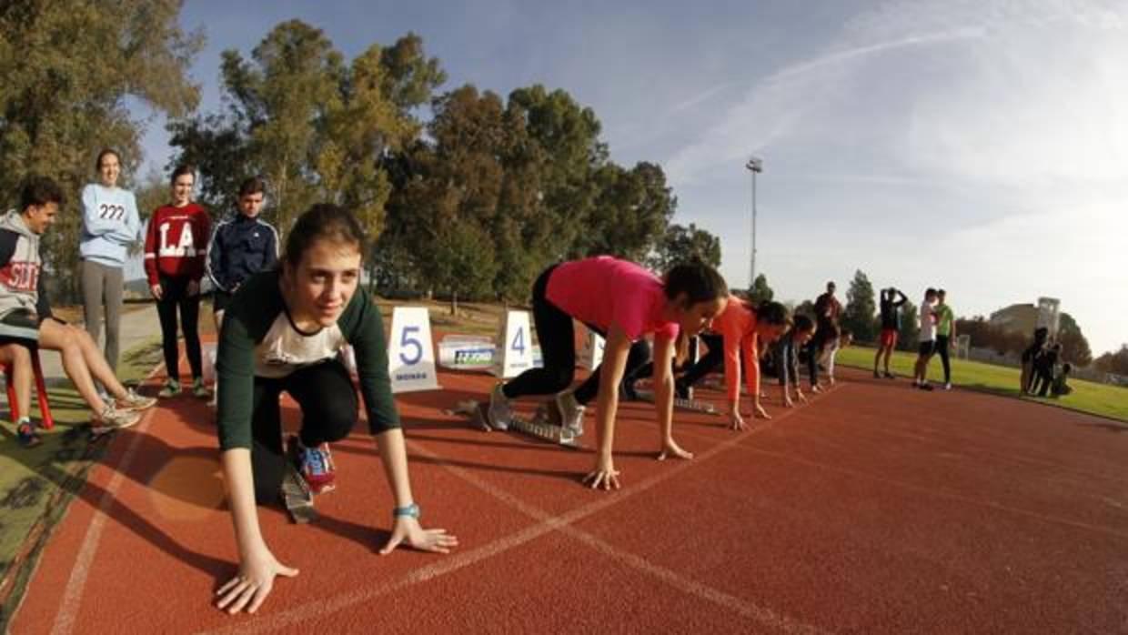 Un momento de las competiciones de la UCO en atletismo