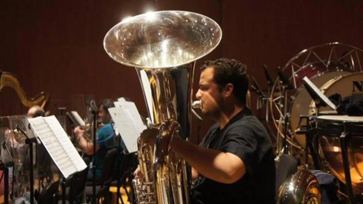 Moisés de la Torre, durante un ensayo con la Orquesta Joven de Córdoba
